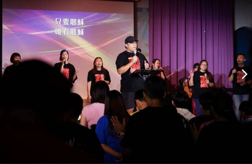 領唱〈只要耶穌〉。（圖／主辦單位提供）